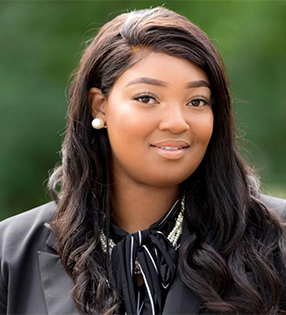 Black Mom of 4 Becomes Youngest Owner of The Peach Cobbler Factory Franchise, Owns 2 Restaurants